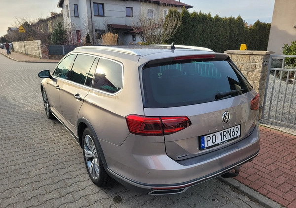 Volkswagen Passat cena 129000 przebieg: 49900, rok produkcji 2019 z Poznań małe 172